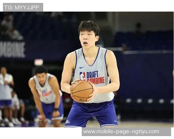 杨瀚森训练中展现神奇三分球网友称其进步显著不应被忽视